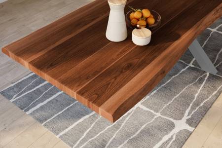 SAM_NEU-Esszimmer-Baumkante-Tische-Titan-Nuss-Spider-Silber-300×110-ML_Titan_300_nuss_Spider_silber_03-1