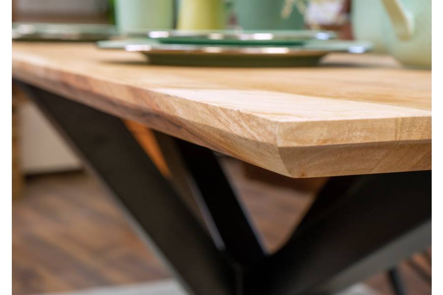 SAM_NEU-Esszimmer-Esszimmertische-Abby_Schweizerkante-120_Spider-Abby_natur_120_04