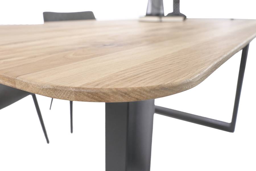 SAM_NEU-Esszimmer-Esszimmertische-Lotte-Baumkantentische.de-rund-schwarz-200-BKT_Tisch_Lotte_schwarz_04