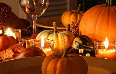 Bildquelle: © Sandra Cunningham/shutterstock.com Dekoration Esstischzimmertisch im Herbst