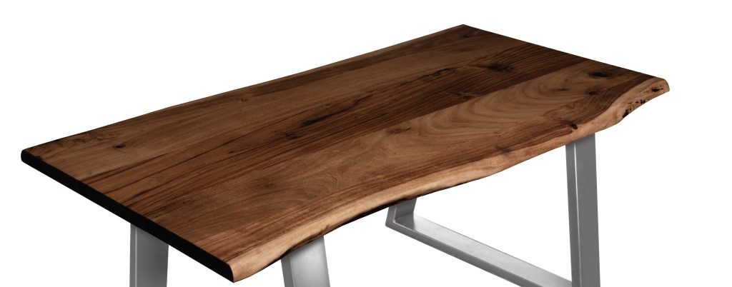 SAM_NEU-Beimoebel-Couchtische-BaumkanteTrapez-Couchtisch_nussb_silber_Matteo_03