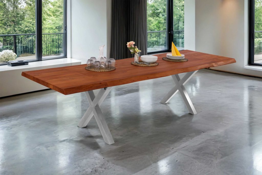 SAM_NEU-Esszimmer-Baumkante-Tische-Cali-Ansteckplatte-X-Gestell-nuss-silber-140-BKT_Cali_nussbaum_01