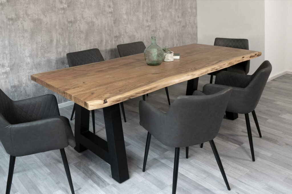 SAM_NEU-Esszimmer-Baumkante-Tische-Cali_aufgedoppelt-A_Gestell-natur-schwarz-280-BKT_Cali_natur_schwarz_280_05