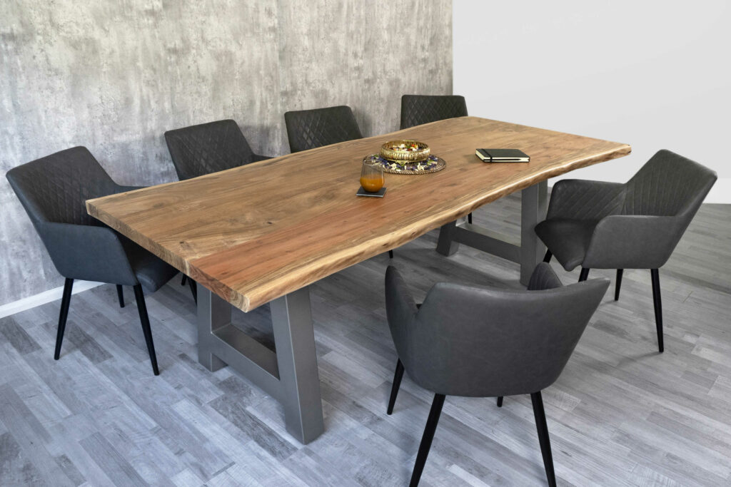 SAM_NEU-Esszimmer-Baumkante-Tische-Cali_aufgedoppelt-A_Gestell-natur-silber-240-BKT_Cali_natur_silber_240_08