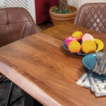 SAM_NEU-Esszimmer-Baumkante-Tische-Cali_aufgedoppelt-A_Gestell-nuss-schwarz-120-Cali_nuss_schwarz_120_neu_04