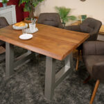 SAM_NEU-Esszimmer-Baumkante-Tische-Cali_aufgedoppelt-A_Gestell-nuss-silber-280-Cali_nuss_silber_neu_280_02