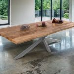 SAM_NEU-Esszimmer-Baumkante-Tische-Cali_aufgedoppelt-Spider_Gestell-mango-silber-300-BKT_Cali_mango_rough_01