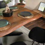 SAM_NEU-Esszimmer-Baumkante-Tische-Cali_aufgedoppelt-Spider_Gestell-nuss-schwarz-260-Cali_nussbaum_260_04