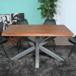 SAM_NEU-Esszimmer-Baumkante-Tische-Cali_aufgedoppelt-Spider_Gestell-nuss-silber-120-Cali_nussbaum_120_05