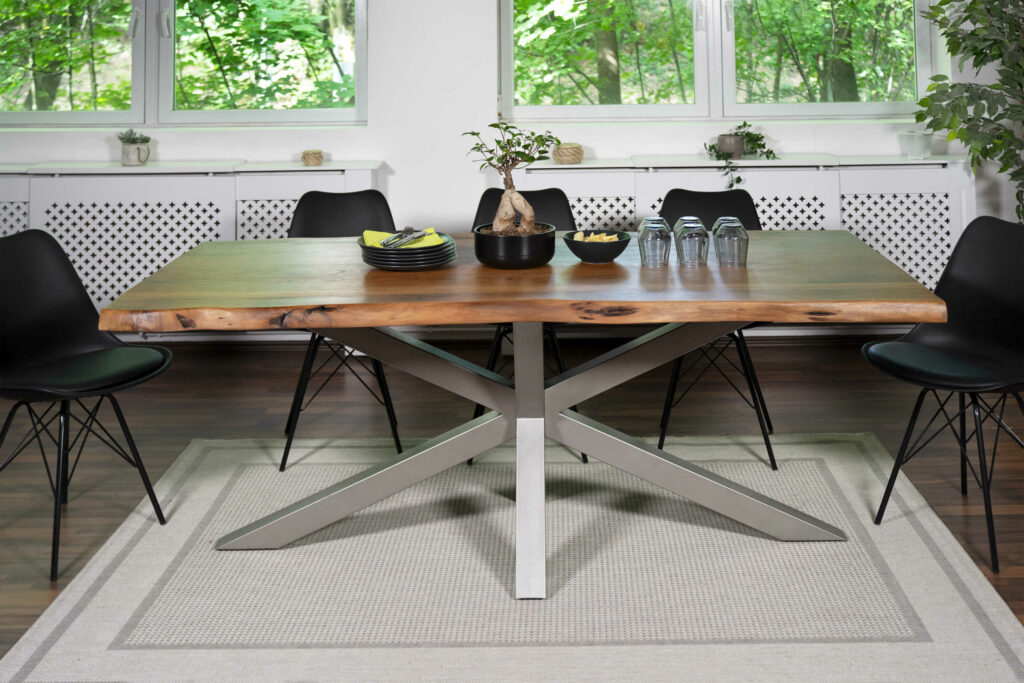 SAM_NEU-Esszimmer-Baumkante-Tische-Cali_aufgedoppelt-Spider_Gestell-nuss-silber-300-Cali_nussbaum_300_05
