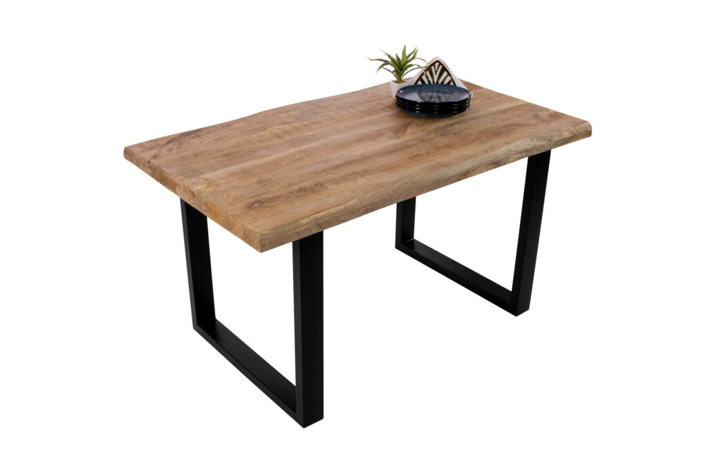 SAM_NEU-Esszimmer-Baumkante-Tische-Cali_aufgedoppelt-U_Gestell-mango-schwarz-140-BKT_Cali_mango_rough_02