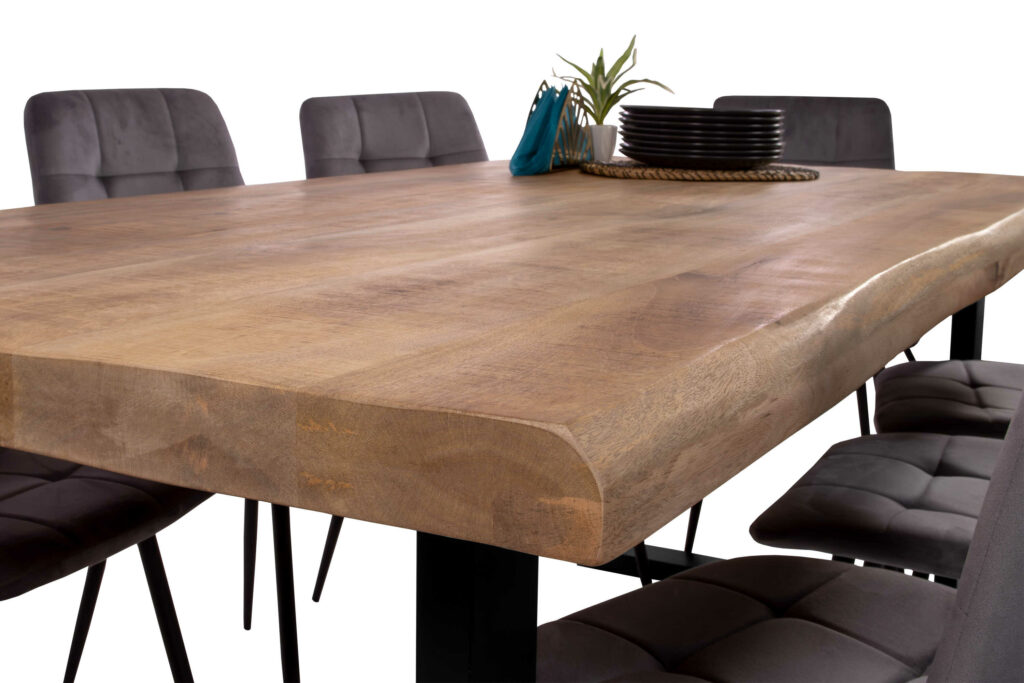 SAM_NEU-Esszimmer-Baumkante-Tische-Cali_aufgedoppelt-U_Gestell-mango-schwarz-180-BKT_Cali_mango_rough_04