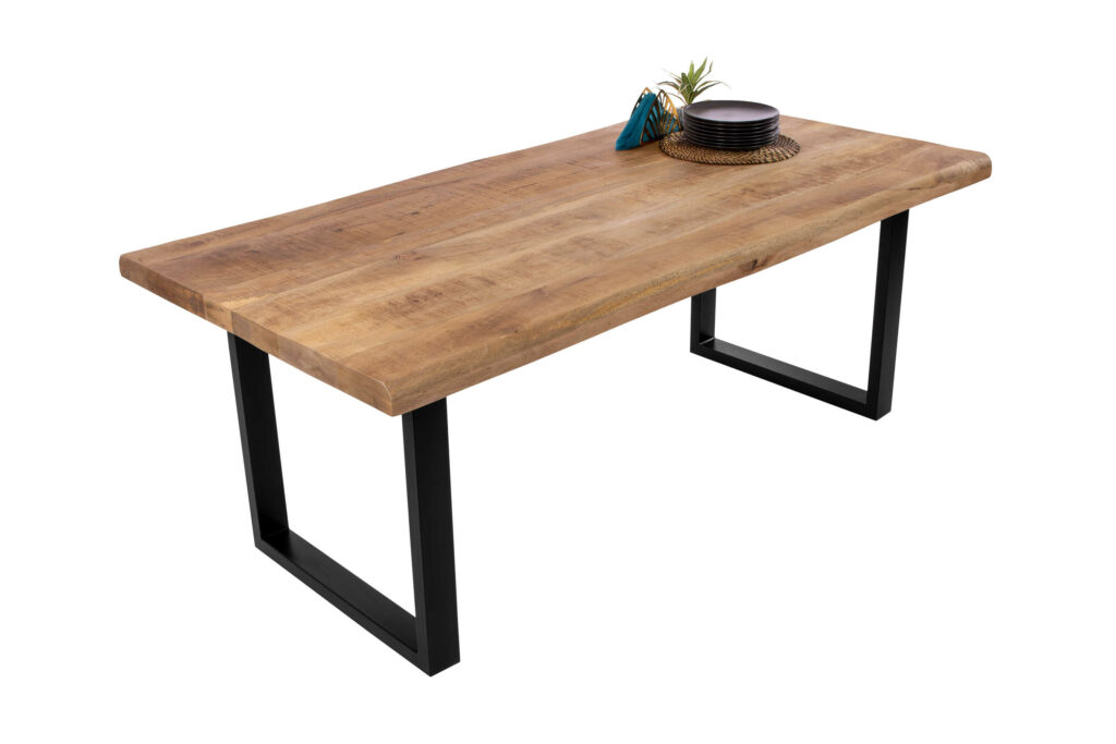 SAM_NEU-Esszimmer-Baumkante-Tische-Cali_aufgedoppelt-U_Gestell-mango-schwarz-220-BKT_Cali_mango_rough_02