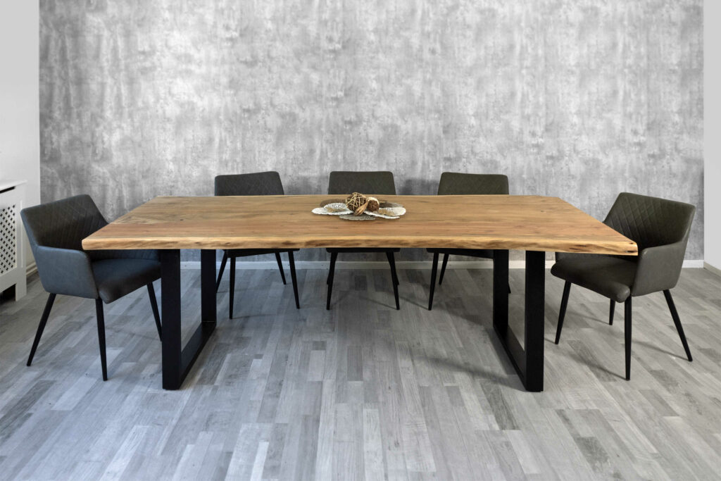 SAM_NEU-Esszimmer-Baumkante-Tische-Cali_aufgedoppelt-U_Gestell-natur-schwarz-260-BKT_Cali_natur_schwarz_260_04