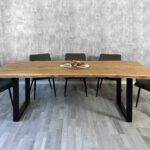 SAM_NEU-Esszimmer-Baumkante-Tische-Cali_aufgedoppelt-U_Gestell-natur-schwarz-300-BKT_Cali_natur_schwarz_300_04