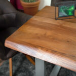 SAM_NEU-Esszimmer-Baumkante-Tische-Cali_aufgedoppelt-U_Gestell-nuss-silber-220-Cali_220_nuss_U_05