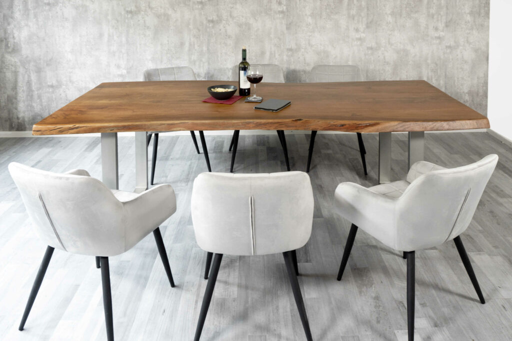 SAM_NEU-Esszimmer-Baumkante-Tische-Cali_aufgedoppelt-U_Gestell-nuss-silber-240-BKT_Cali_nuss_silber_240_05