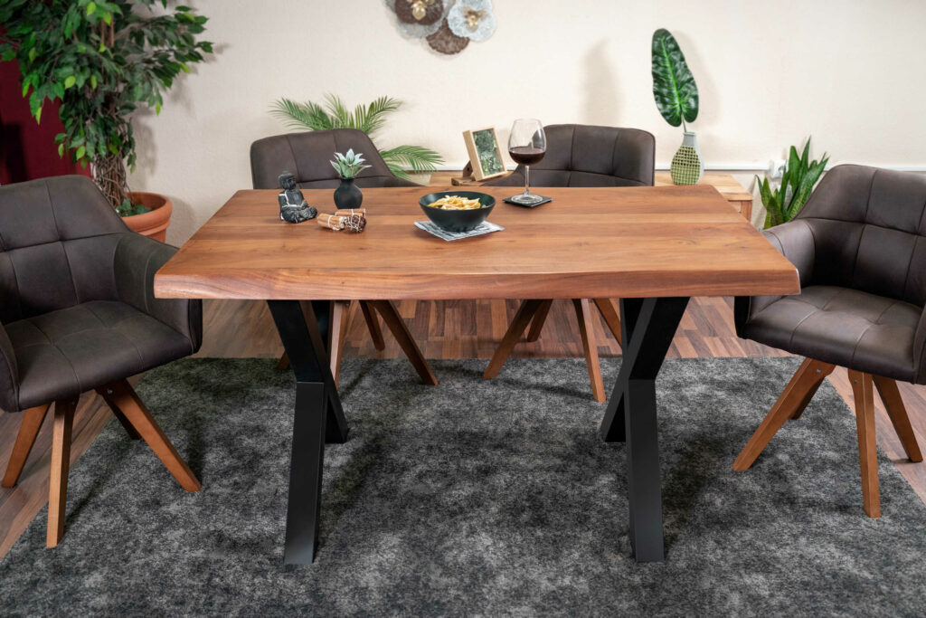 SAM_NEU-Esszimmer-Baumkante-Tische-Cali_aufgedoppelt-X_Gestell-nuss-schwarz-280-Cali_nussbaum_280_x_07