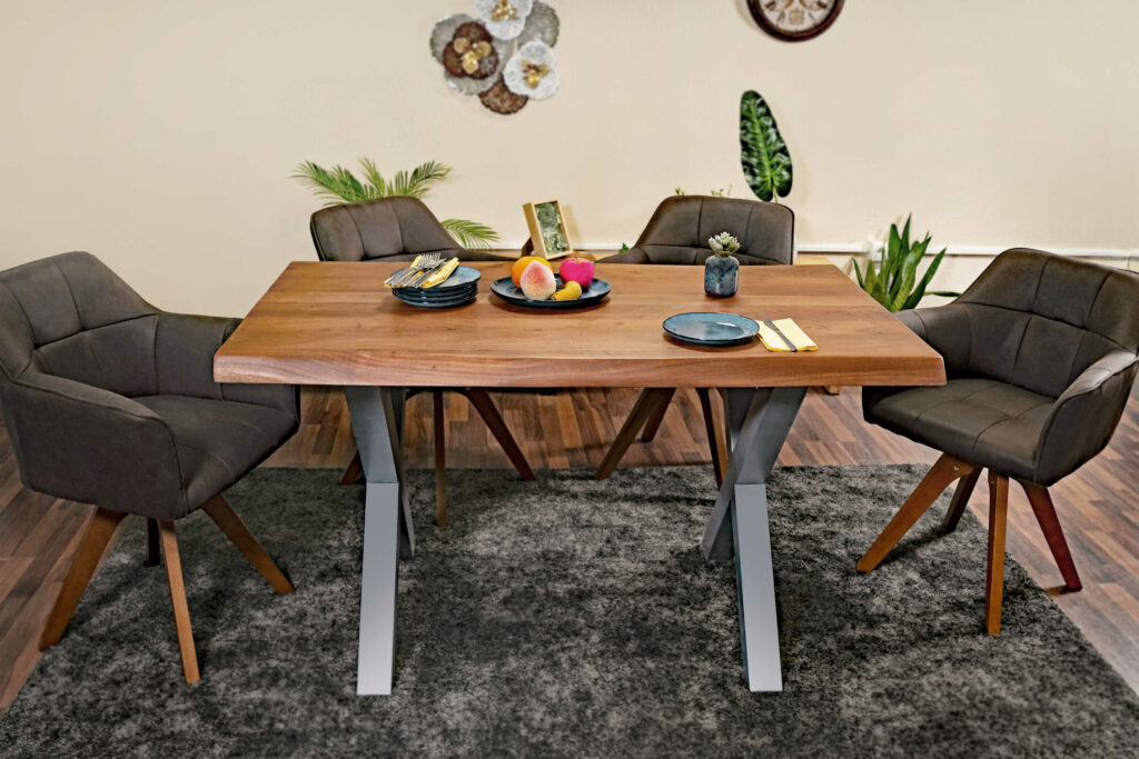 SAM_NEU-Esszimmer-Baumkante-Tische-Cali_aufgedoppelt-X_Gestell-nuss-silber-120-Cali_nussbaum_120_x_05