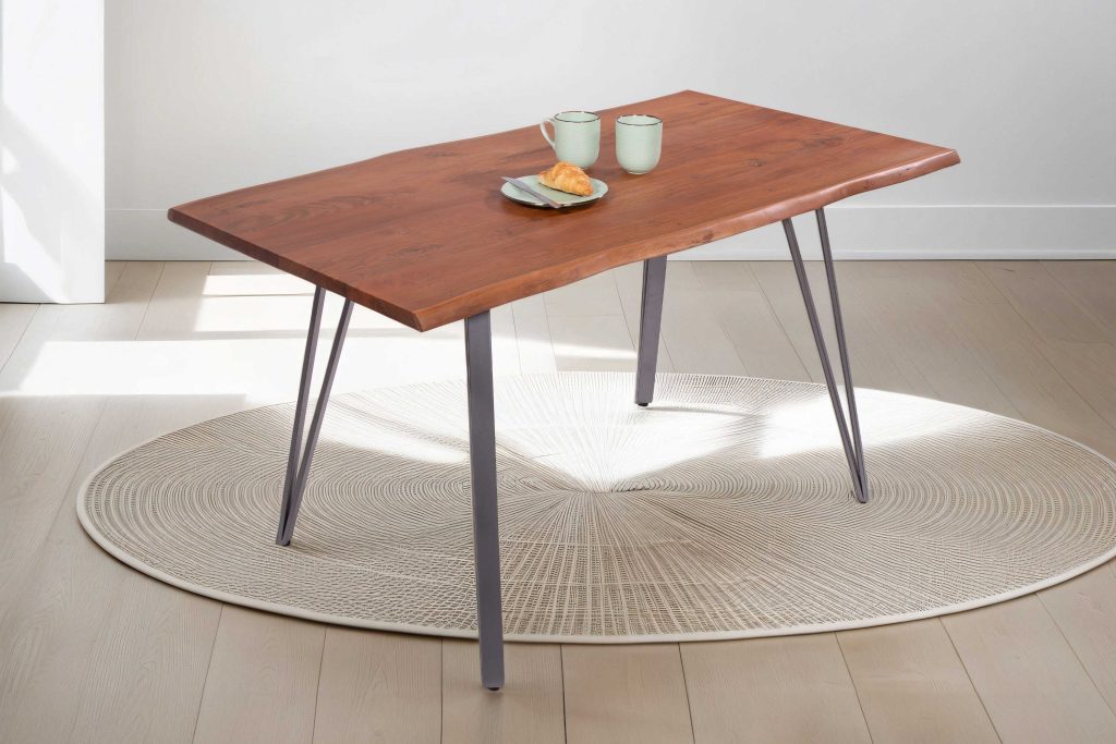 SAM_NEU-Esszimmer-Baumkante-Tische-Celia_4eck-nuss-silber-160-bkt_celia_160_nuss_silber_01