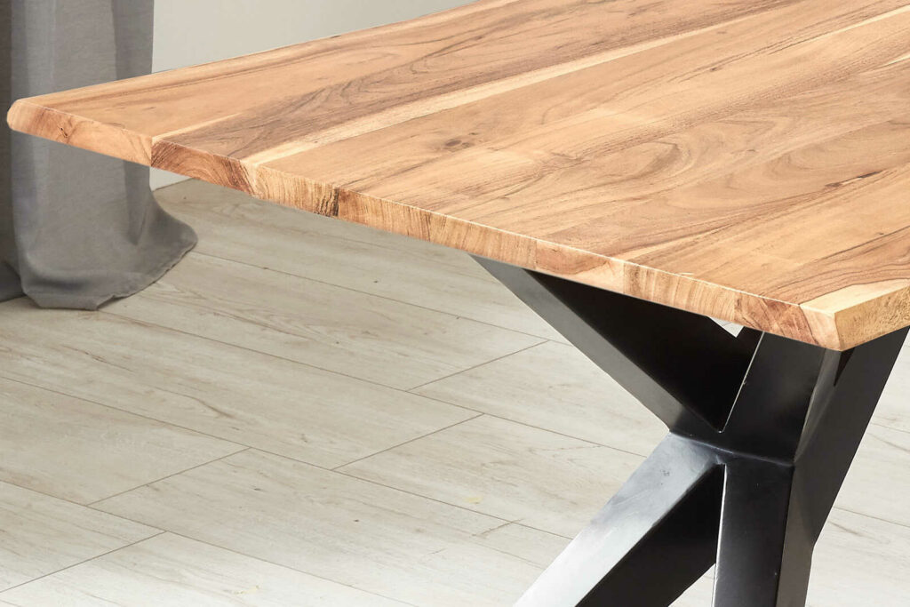 SAM_NEU-Esszimmer-Baumkante-Tische-Conni-natur-220-Conni_naturfarben_schwarz_220_neu_04-11