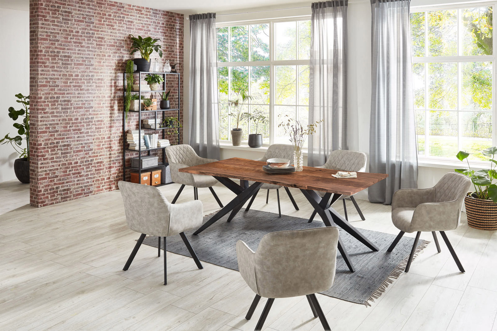 SAM_NEU-Esszimmer-Baumkante-Tische-Conni-nussbaum-240-Conni_nuss_240_schwarz_02-13