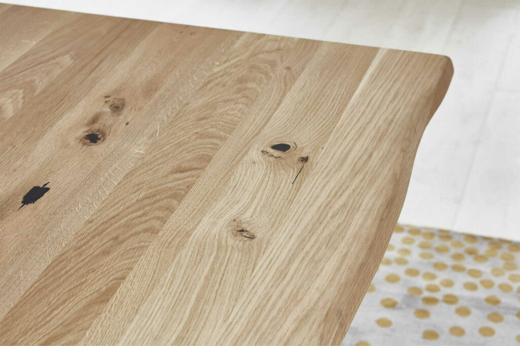 SAM_NEU-Esszimmer-Baumkante-Tische-Edik-120-Edik_120_Wildeiche_04