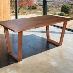SAM_NEU-Esszimmer-Baumkante-Tische-Girona-nuss-240-BKT_baumkante_vollholztisch_girona_nuss_240_01