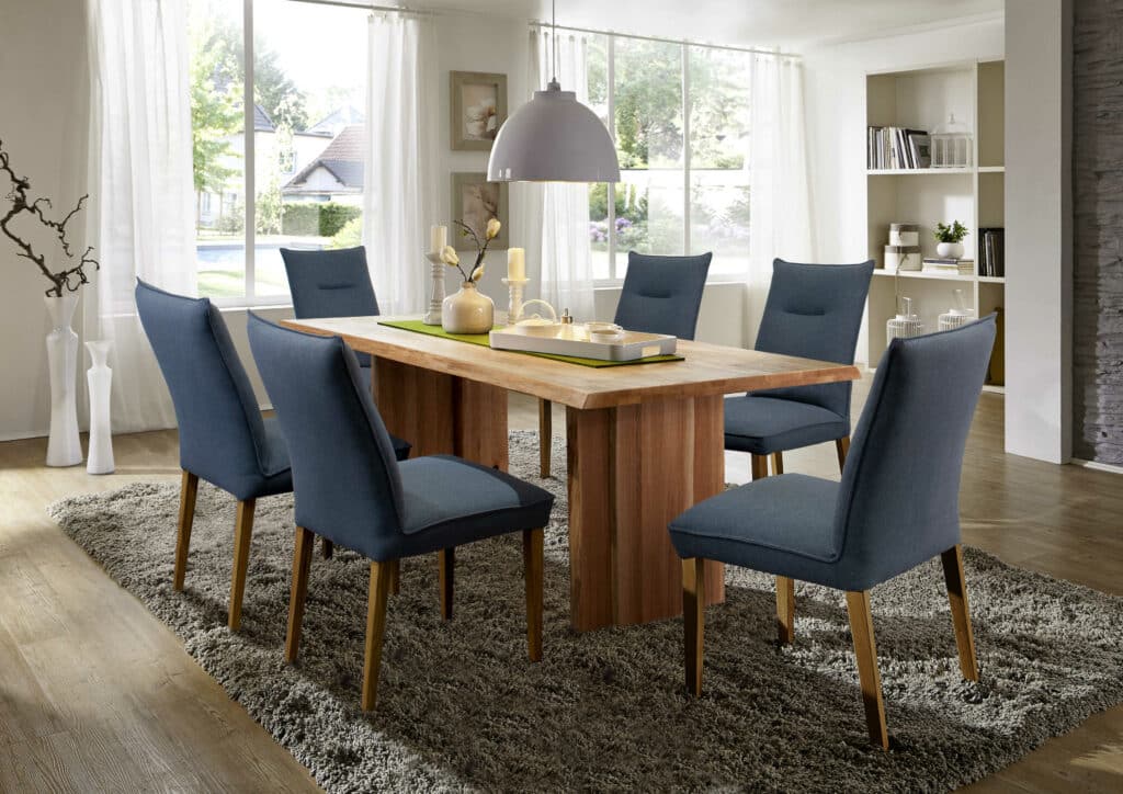 SAM_NEU-Esszimmer-Baumkante-Tische-GuK_Julian-Tisch_TI_0526_07