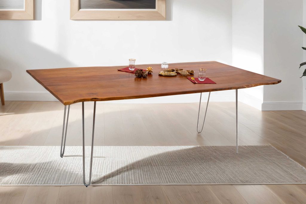 SAM_NEU-Esszimmer-Baumkante-Tische-Hannah-Nussbaum-220-BK_Hannah_220x100_nuss_silber_neu_01