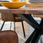 SAM_NEU-Esszimmer-Baumkante-Tische-Janosh-nougat-160-Janosh_nougatfarben_schwarz_09
