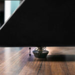 SAM_NEU-Esszimmer-Baumkante-Tische-Janosh-nougat-160-Janosh_nougatfarben_schwarz_11