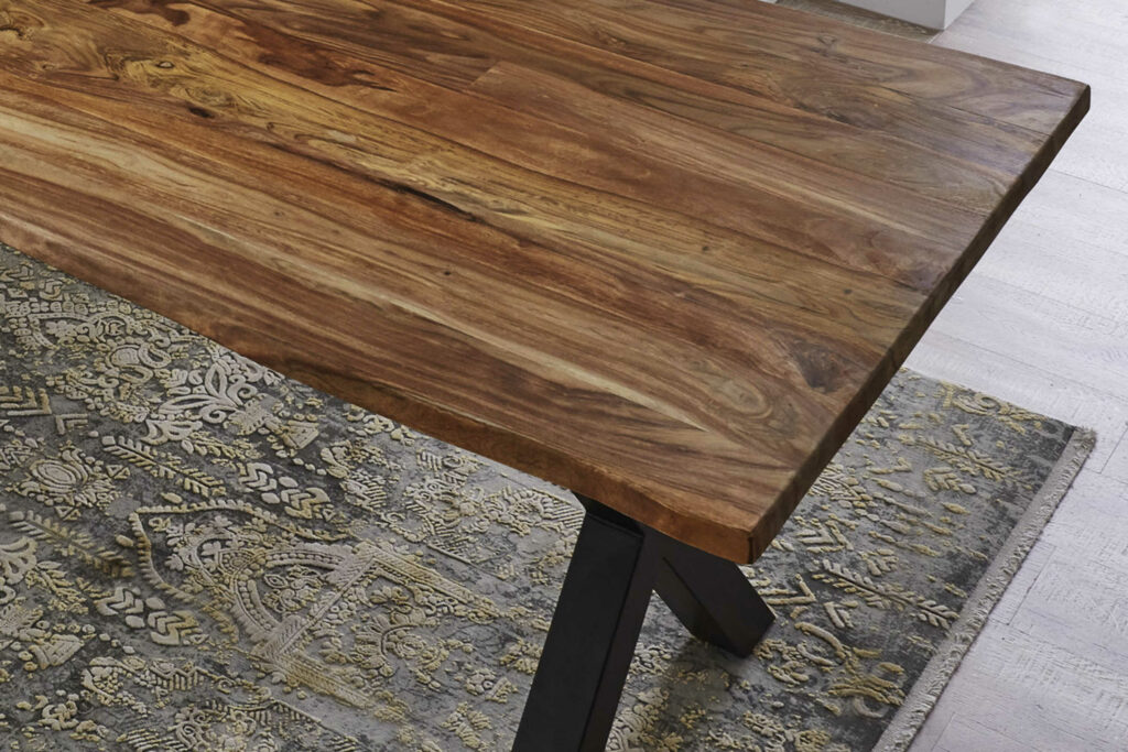 SAM_NEU-Esszimmer-Baumkante-Tische-Lotti-Schwarz-Teak-300-X_Gestell-Lotti_teak_x_gestell_05