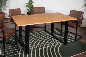 Baumkantentisch Esstisch Kautschuk eichenfarben 160 x 85 cm schwarz MAILO
