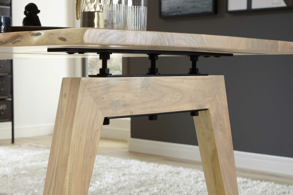 SAM_NEU-Esszimmer-Baumkante-Tische-Nele-natur-140-Nele_natur_new_06