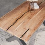 SAM_NEU-Esszimmer-Baumkante-Tische-Polly-Natur-X-Form-schwarz-120-BKT_Polly_Akazie_natur_resin_120_X_schwarz_neu_06