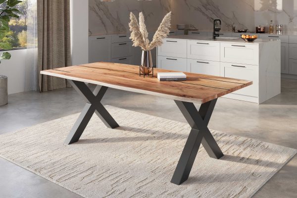 Baumkantentisch Akazie natur mit schwarzen Resin-Adern 240 x 100 cm X-Gestell schwarz POLLY