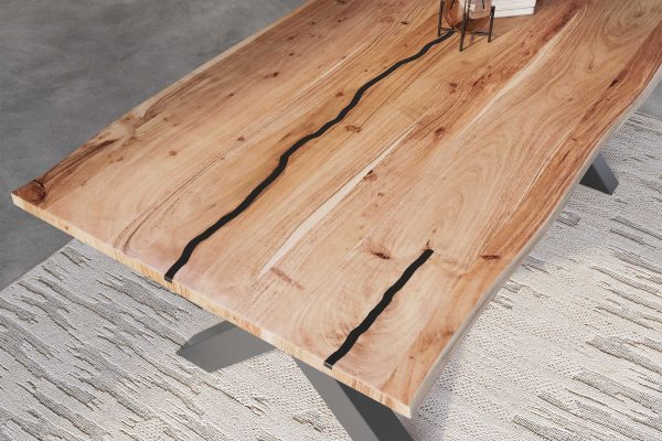 Baumkantentisch Akazie natur mit schwarzen Resin-Adern 240 x 100 cm X-Gestell schwarz POLLY