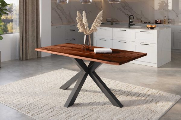 Baumkantentisch Akazie nussbaum mit schwarzen Resin-Adern 160 x 85 cm Spider-Gestell schwarz POLLY