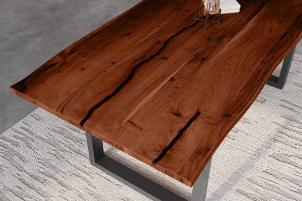 Baumkantentisch Akazie nussbaum mit schwarzen Resin-Adern 240 x 100 cm U-Gestell schwarz POLLY