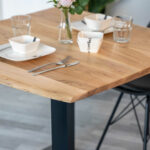 SAM_NEU-Esszimmer-Baumkante-Tische-Quinn-natur-schwarz-90-Esstisch_Quinn_04