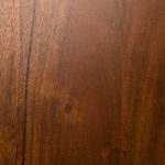 SAM_NEU-Esszimmer-Baumkante-Tische-Quinn-nussbaum-silber-120-Detail_nuss