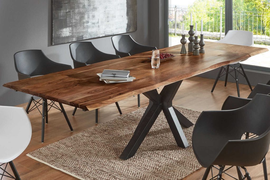 SAM_NEU-Esszimmer-Baumkante-Tische-Spencer-Nussbaum-Schwarz-Spencer_nussbaum_200_01