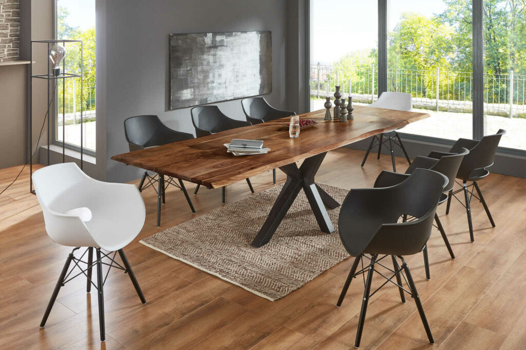 SAM_NEU-Esszimmer-Baumkante-Tische-Spencer-Nussbaum-Schwarz-Spencer_nussbaum_200_05