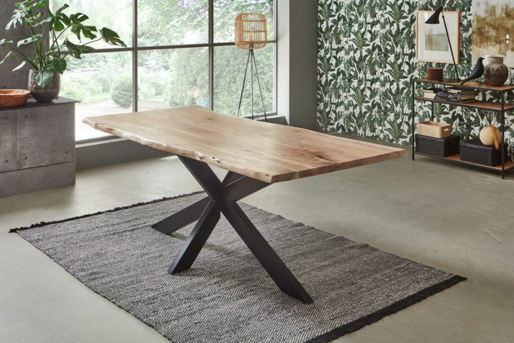 SAM_NEU-Esszimmer-Baumkante-Tischplatten-Milo-natur-220-Lian_220_natur_04