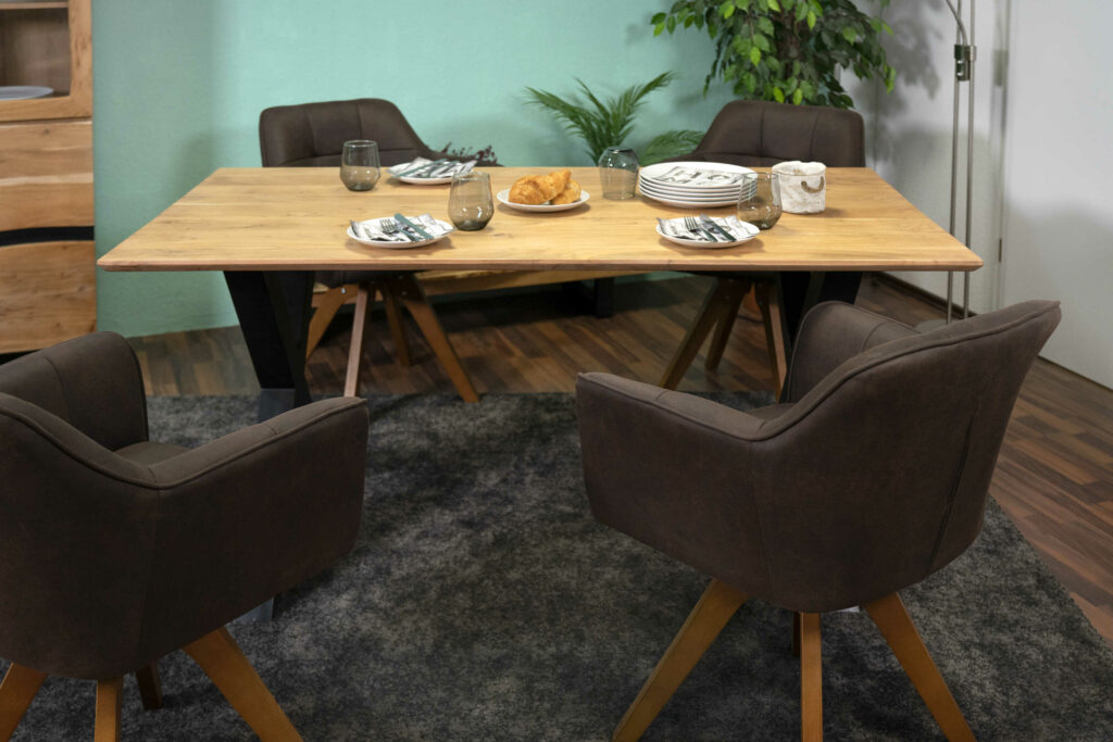 SAM_NEU-Esszimmer-Esszimmertische-Andi_Schweizerkante-160-Andi_X_Gestell_160_06