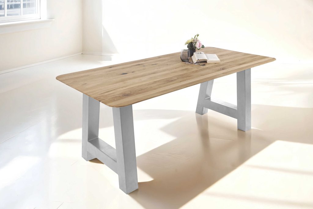SAM_NEU-Esszimmer-Esszimmertische-Lotte-Baumkantentische.de-rund-a_gestell-silber-180-BKT_Lotte_silber_01