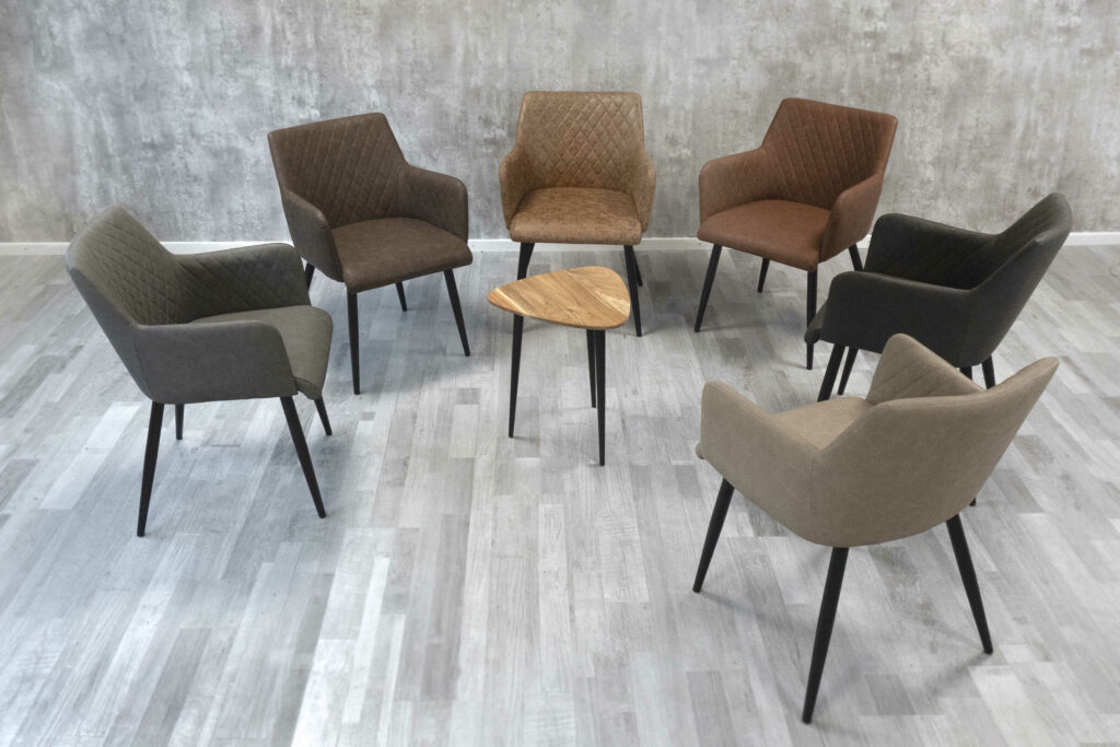 SAM_NEU-Esszimmer-Stuehle-Rose-taube-BK_Stuhl_Rose_taupe_08
