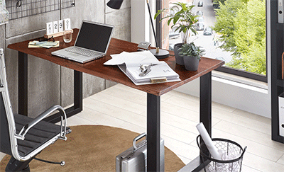 Baumkantentisch als Schreibtisch